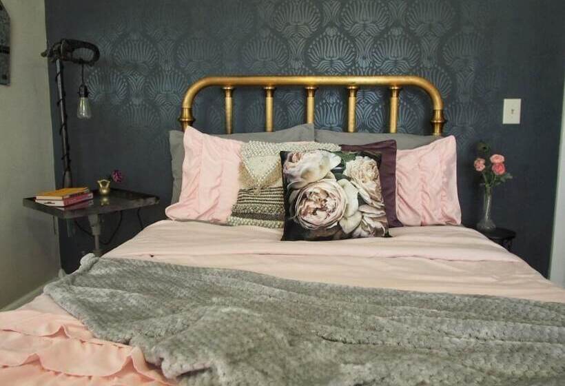 مبيت وإفطار The Bissing House