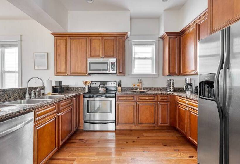 Bellview By Avantstay Gorgeous Home W/ Multiple Balconies & Living Areas