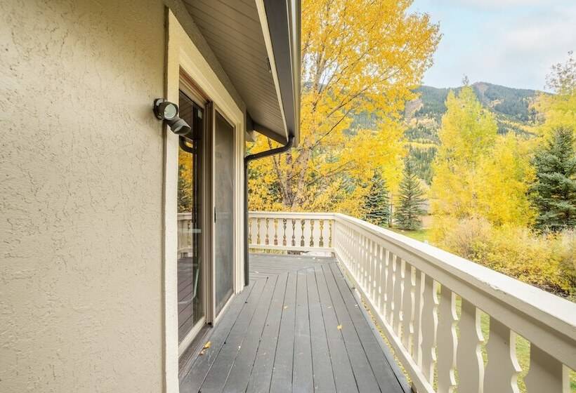 Bighorn By Avantstay Spacious Ski Cabin W/ Sprawling Porch, Views & Hot Tub!