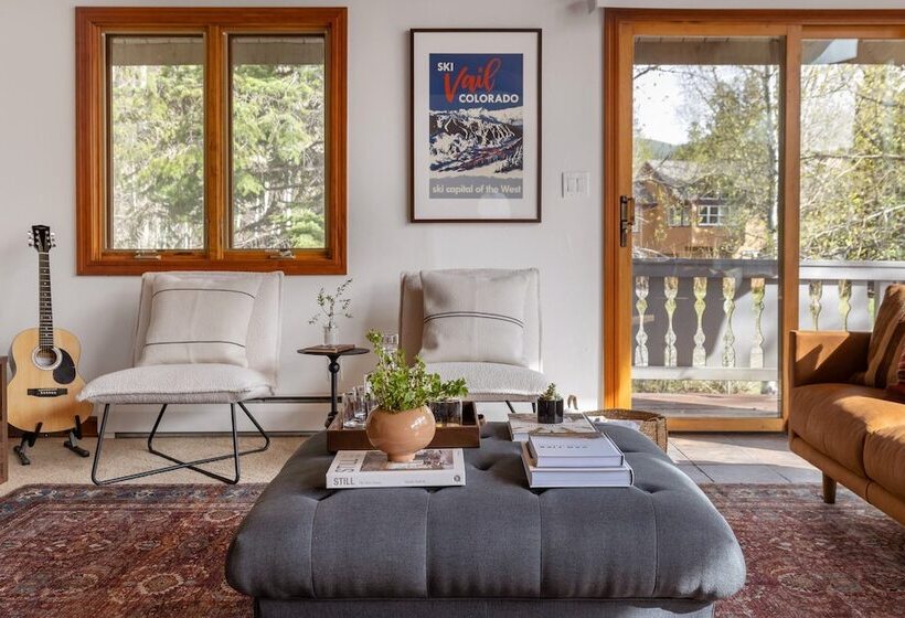 Bighorn By Avantstay Spacious Ski Cabin W/ Sprawling Porch, Views & Hot Tub!