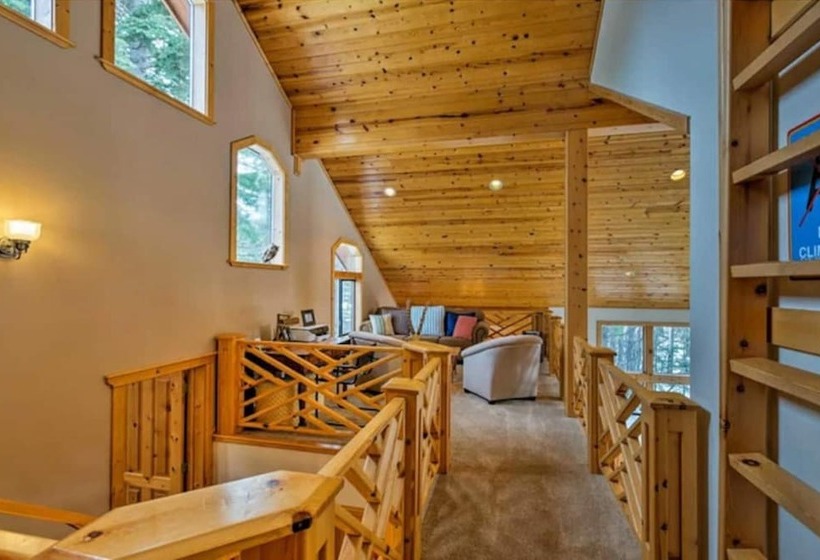 Black Bear By Avantstay Spacious Viking Lodge In Tahoe Donner W/ Game Room & Hot Tub!