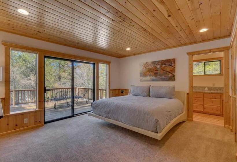 Black Bear By Avantstay Spacious Viking Lodge In Tahoe Donner W/ Game Room & Hot Tub!