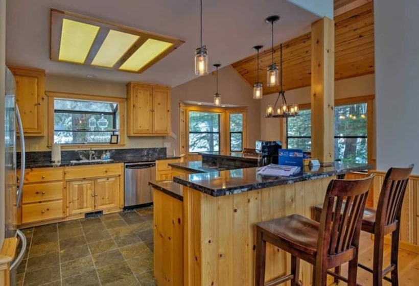 Black Bear By Avantstay Spacious Viking Lodge In Tahoe Donner W/ Game Room & Hot Tub!