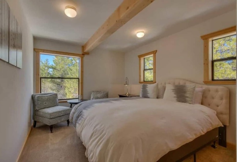 Black Bear By Avantstay Spacious Viking Lodge In Tahoe Donner W/ Game Room & Hot Tub!
