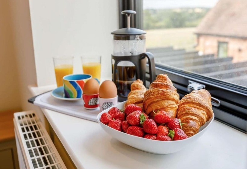 Buck Cottage, Disabled Adapted 3 Bed Hot Tub Pets