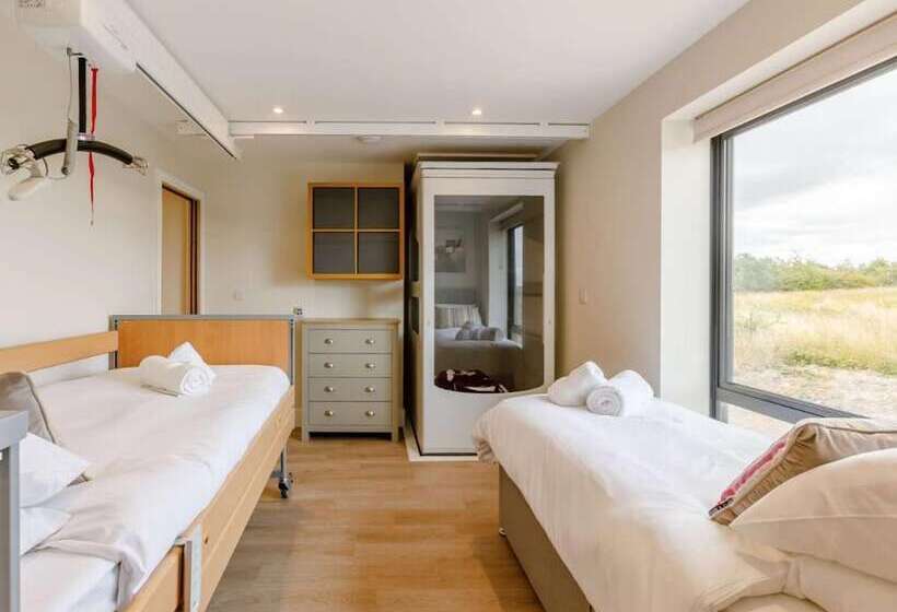 Buck Cottage, Disabled Adapted 3 Bed Hot Tub Pets