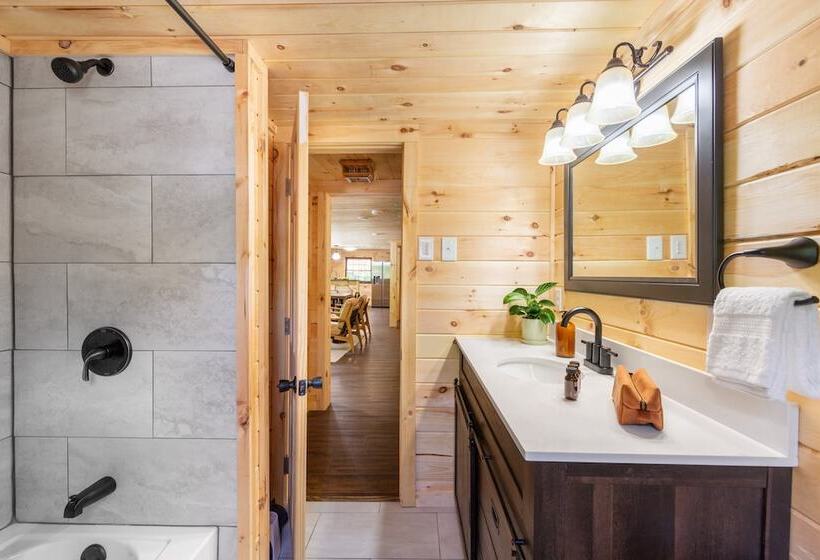 Carter Creek By Avantstay Secluded Yard W/ Creek + Suite