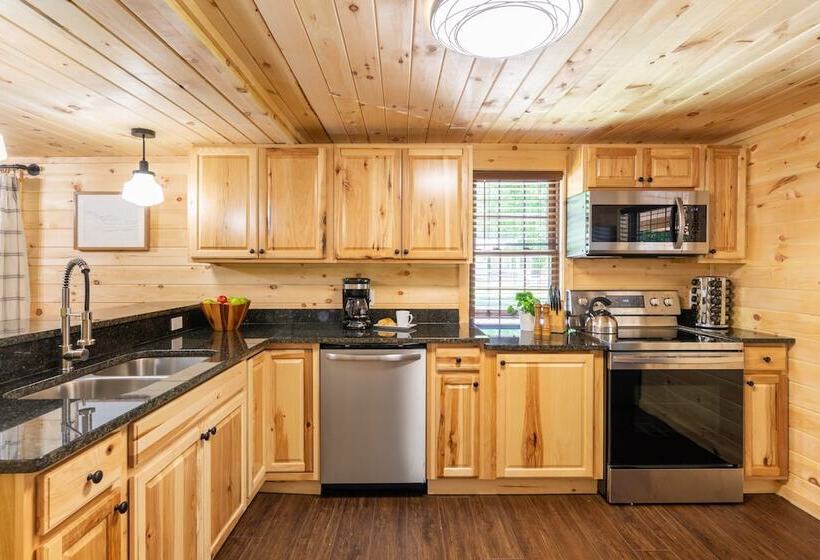 Carter Creek By Avantstay Secluded Yard W/ Creek + Suite