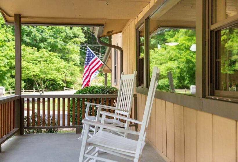 Carter Creek By Avantstay Secluded Yard W/ Creek + Suite