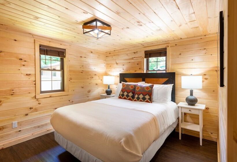 Carter Creek By Avantstay Secluded Yard W/ Creek + Suite