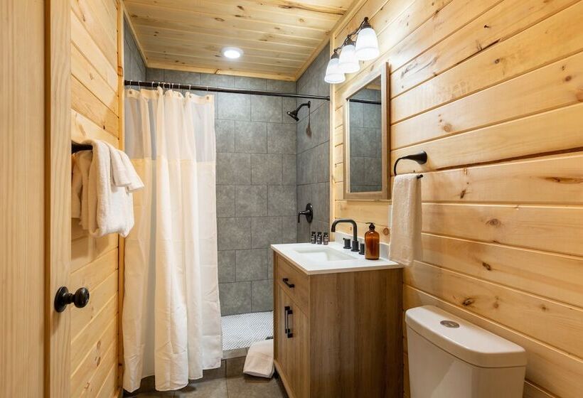 Carter Creek By Avantstay Secluded Yard W/ Creek + Suite