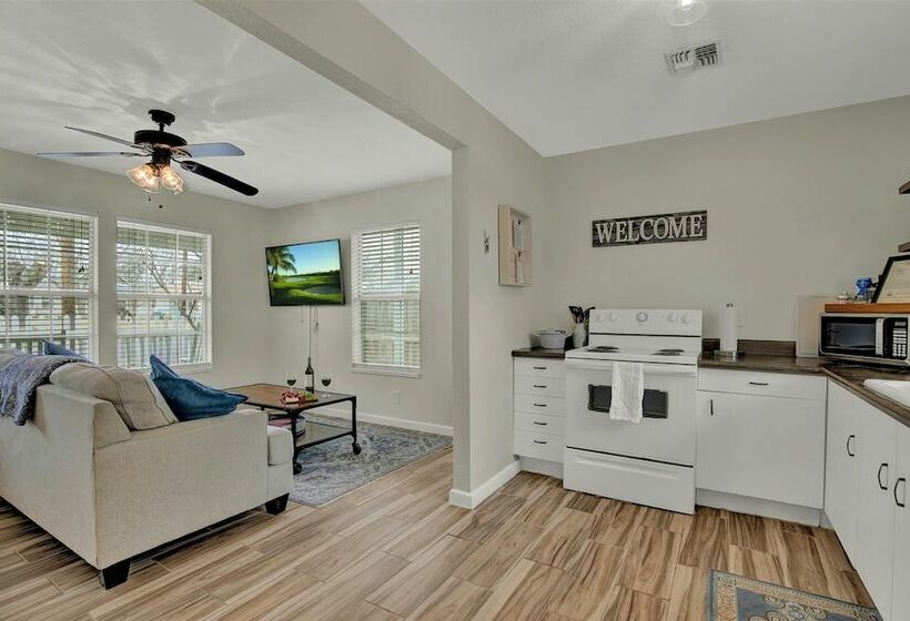 Charming Cottagehot Tub And Grill3 Min To Main!