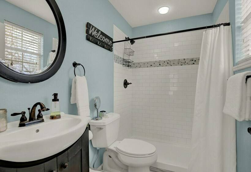 Charming Cottagehot Tub And Grill3 Min To Main!