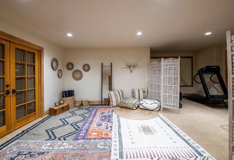 Cherry Ridge By Avantstay Incredible Mountain Mansion W/ Game Room, Hot Tub & Views!!