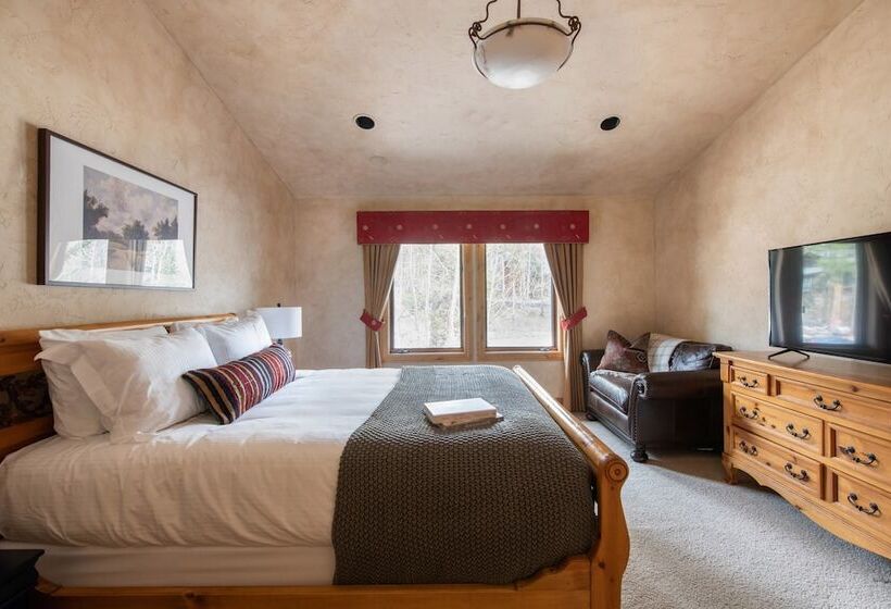 Cherry Ridge By Avantstay Incredible Mountain Mansion W/ Game Room, Hot Tub & Views!!