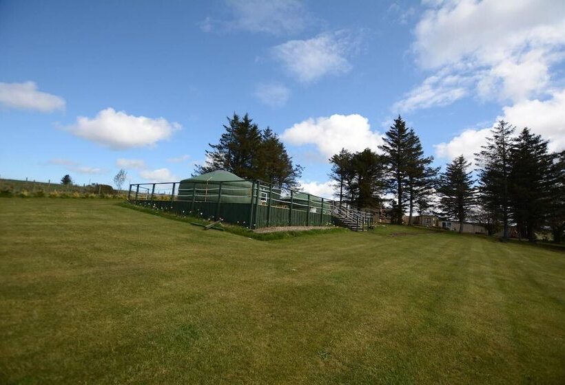 Green Yurt With Hot Tub   Sleeps 3, Parking & Wifi