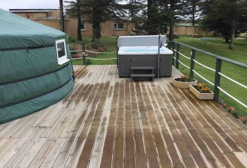 Green Yurt With Hot Tub   Sleeps 3, Parking & Wifi