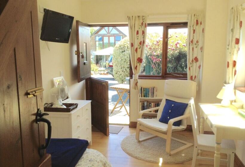 The Tack Room   A Comfy Cabin In North Devon