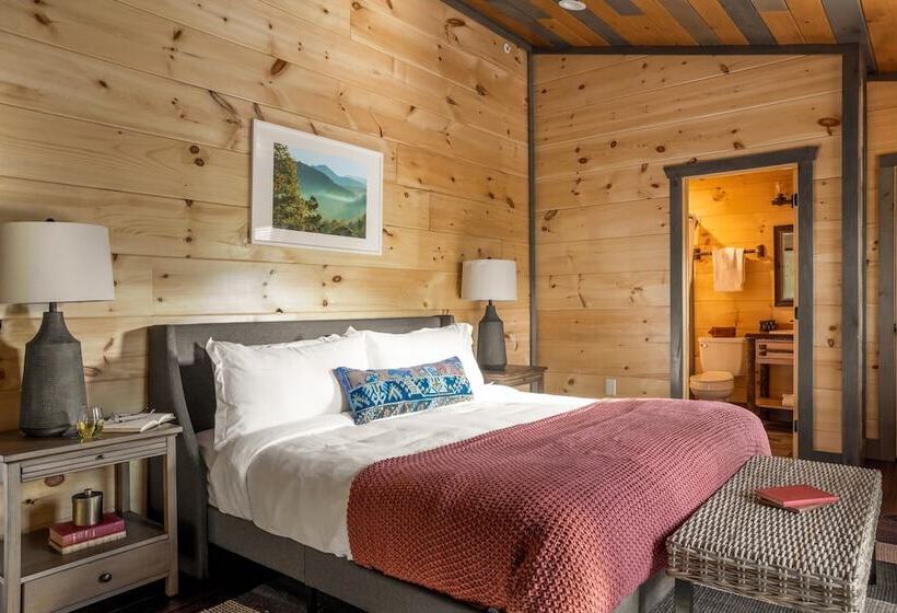 Copperhead By Avantstay Treetop Haven W/ Indoor Pool, Home Theatre & Game Room!!