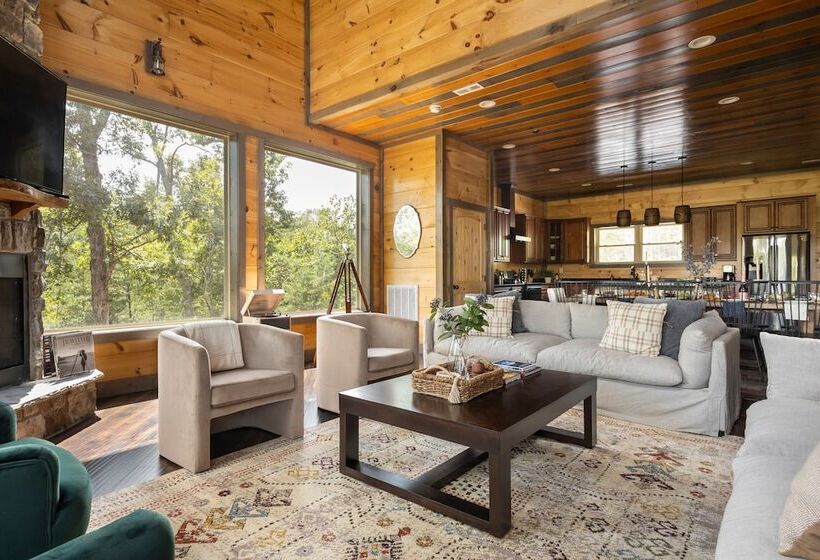 Copperhead By Avantstay Treetop Haven W/ Indoor Pool, Home Theatre & Game Room!!