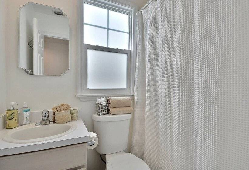 Coral Breeze By Avantstay Close To Beach W/ Balcony & Shared Pool! Month Long Stays Only