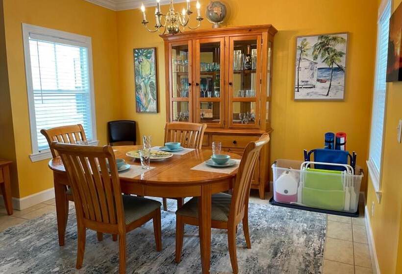 Coral Garden By Avantstay Great Location W/ Balcony & Shared Pool