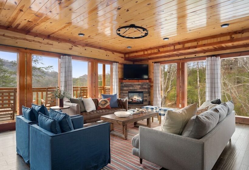 Crystalline By Avantstay High Altitude Retreat! W/ Movie Theatre, Indoor Pool, Hot Tub & Views!