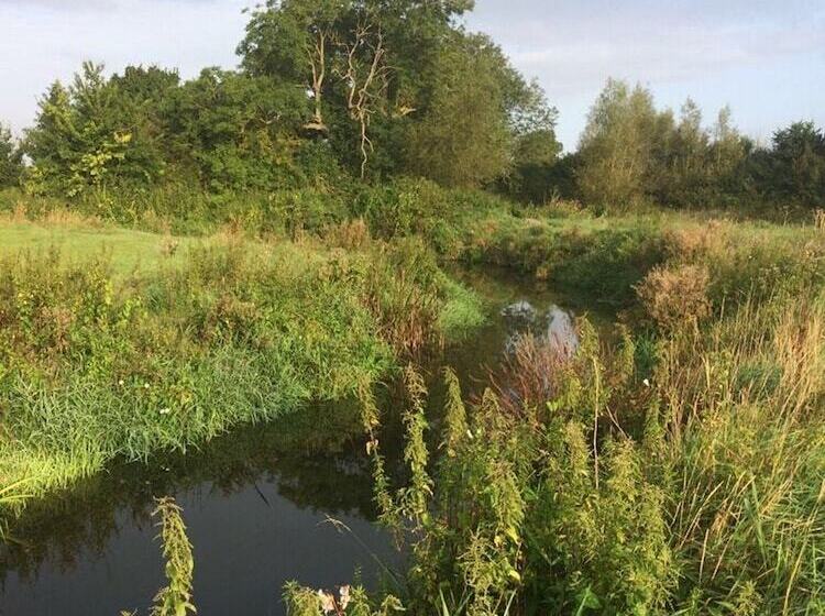 Delightful 4bd Home Full Of Flair Edenbridge Kent