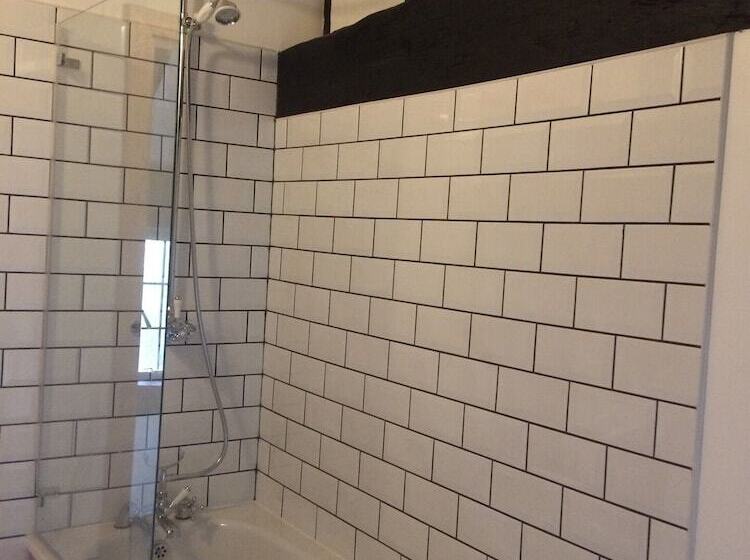 Delightful 4bd Home Full Of Flair Edenbridge Kent