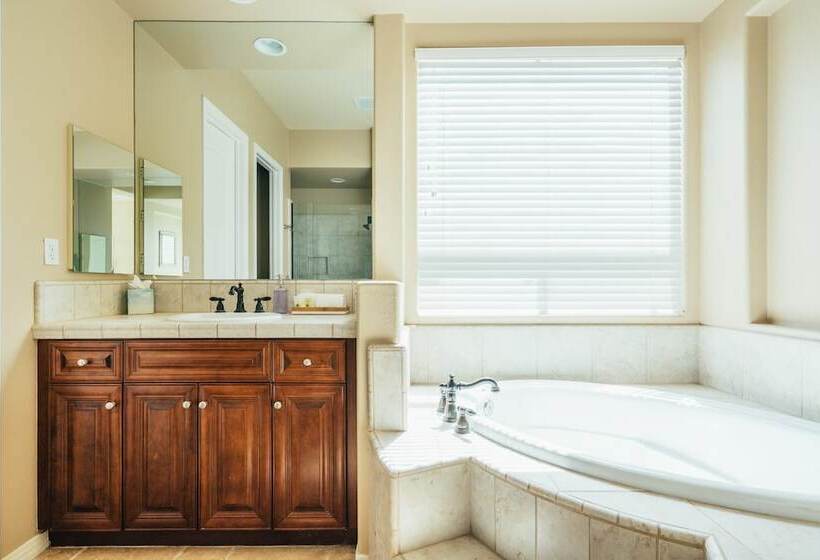 Desert Grove By Avantstay Oasis Retreat W/ Pool & Bbq Grill!