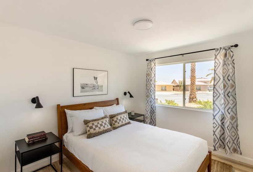 Desert View By Avantstay20mins From Joshua Tree! W/ Container Pool!