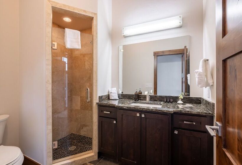 Dillon By Avantstay Private Mountain Home W/ Hot Tub W/ Views & Shuffleboard!