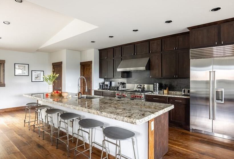 Dillon By Avantstay Private Mountain Home W/ Hot Tub W/ Views & Shuffleboard!