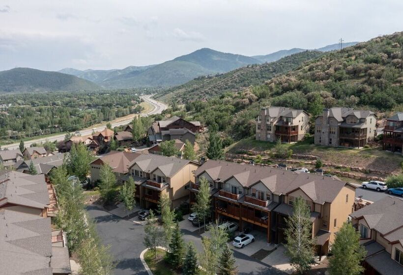 Douglas By Avantstay Charming Townhouse Mins From Deer Valley Resort