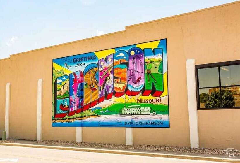 Downtown House  In Historic Branson   Awesome Location!! Discounted Rates!!