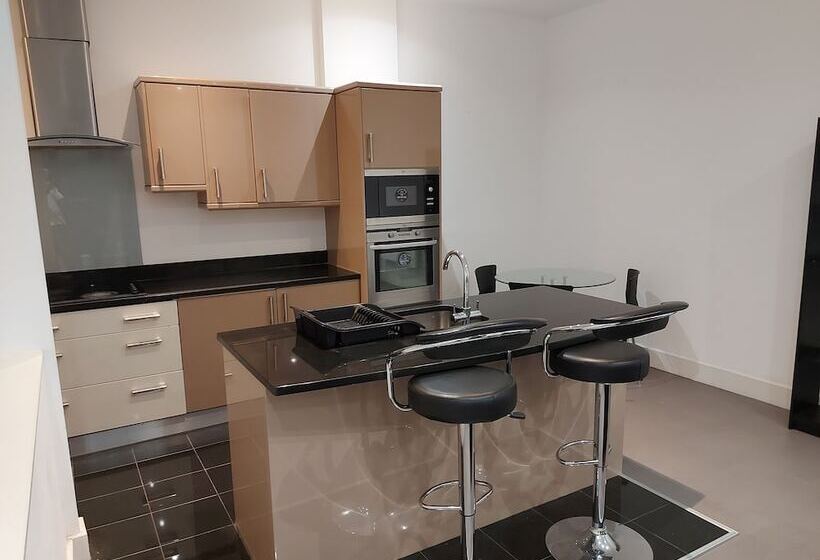 Feel At Home Nottingham