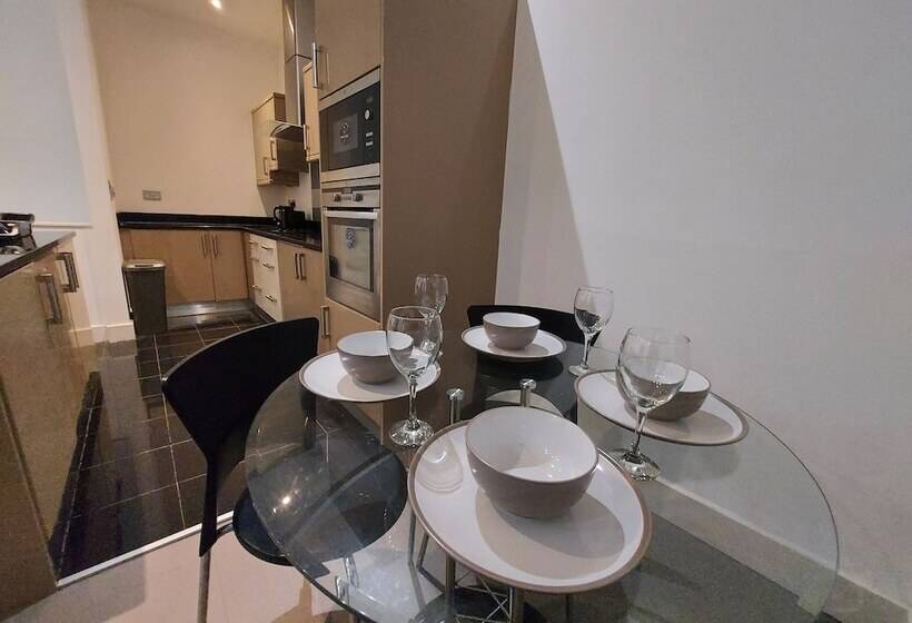 Feel At Home Nottingham