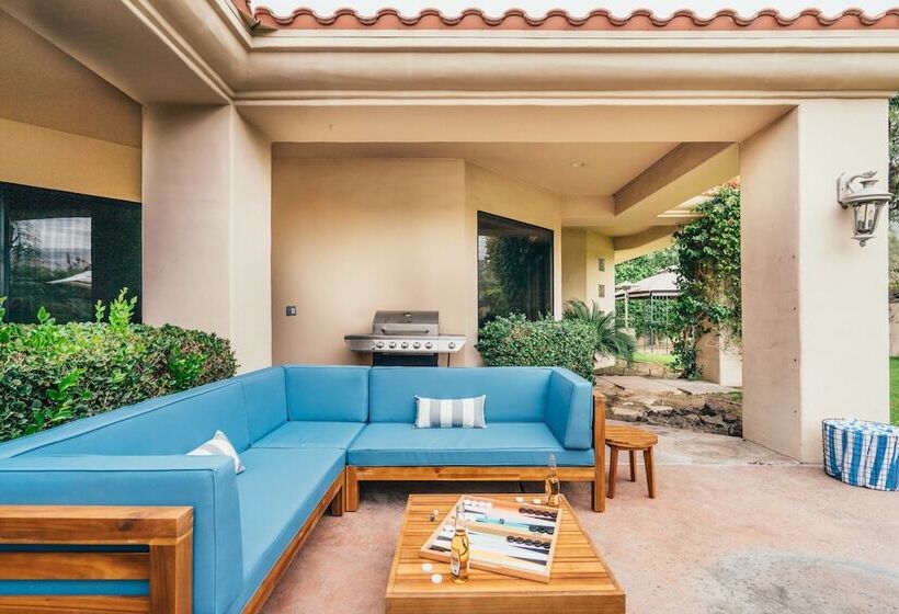 Firefly By Avantstay Spacious Backyard W/ Pool& Hot Tub!