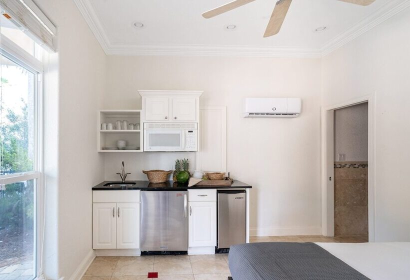 Florence By Avantstay Villa Steps From Beach