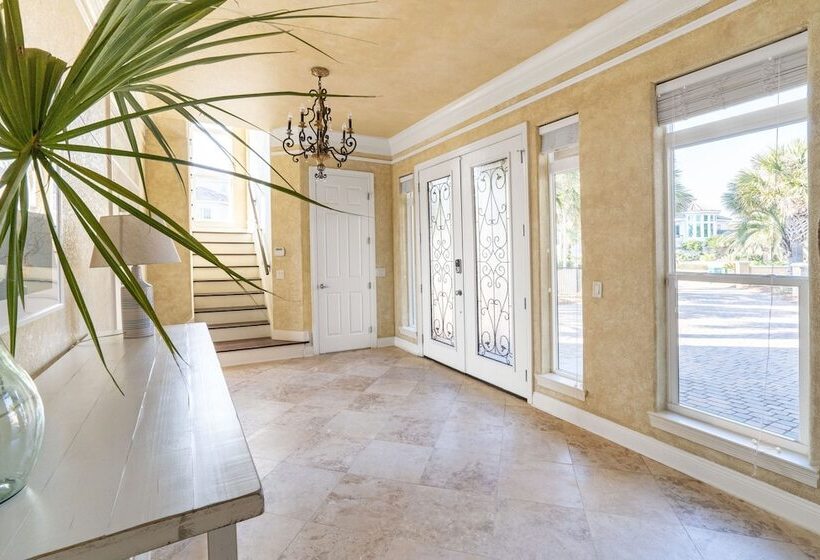 Florence By Avantstay Villa Steps From Beach