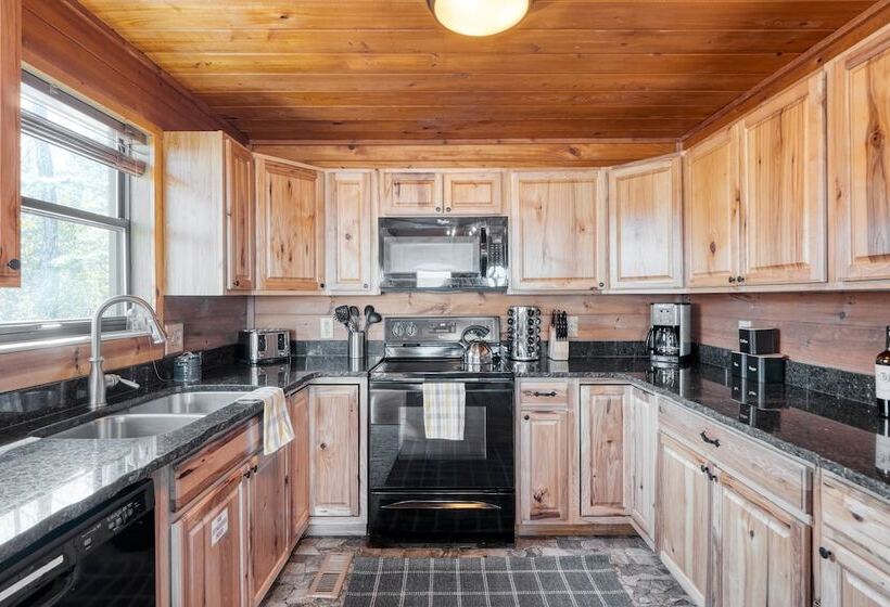Fontana By Avantstay Gorgeous Mountain Cabin W/ Views, Hot Tub & Game Room!