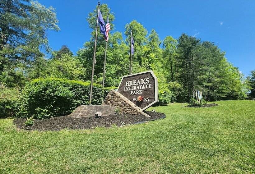 Gateway To The Breaks Motel