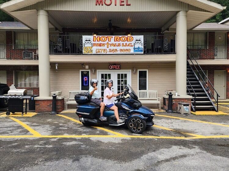 Gateway To The Breaks Motel