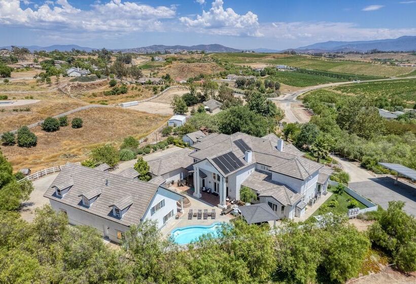 Grand Contento By Avantstay Extraordinary Estate W/ Pool & Movie Room