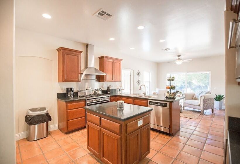 Grapevine By Avantstay Secluded 5br Villa 4 Acres Of Vineyards & Avo Groves!