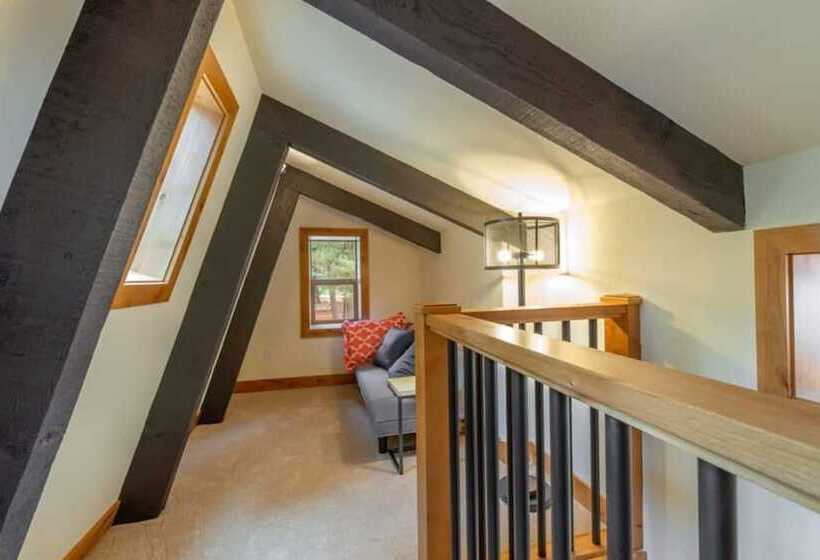 Henderson By Avantstay Lake View! Walk To Beach, Garwoods & More!