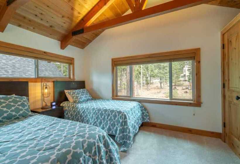 Henderson By Avantstay Lake View! Walk To Beach, Garwoods & More!