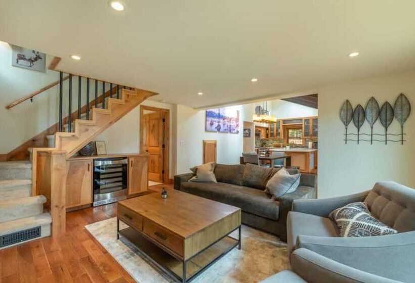 Henderson By Avantstay Lake View! Walk To Beach, Garwoods & More!