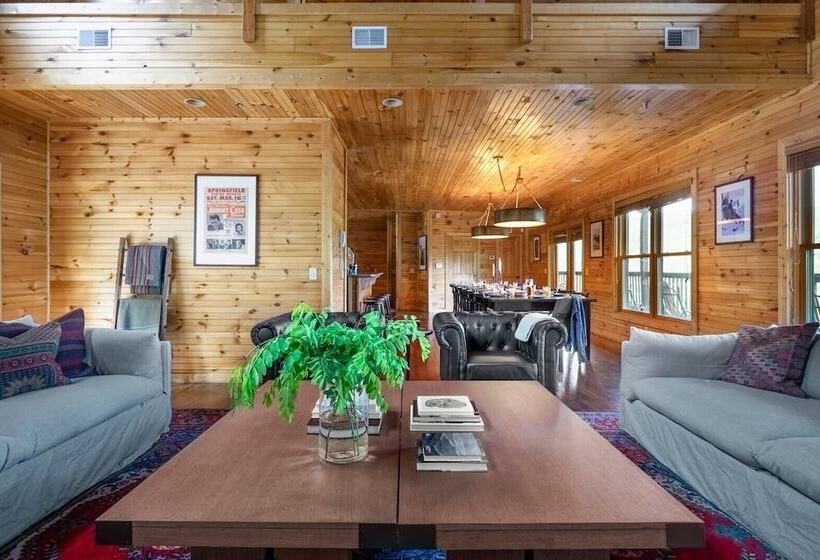 Hickory Ridge By Avantstay Incredible Private Elevated Cabin Sleeps 20!