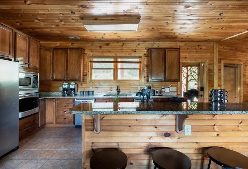 Hickory Ridge By Avantstay Incredible Private Elevated Cabin Sleeps 20!